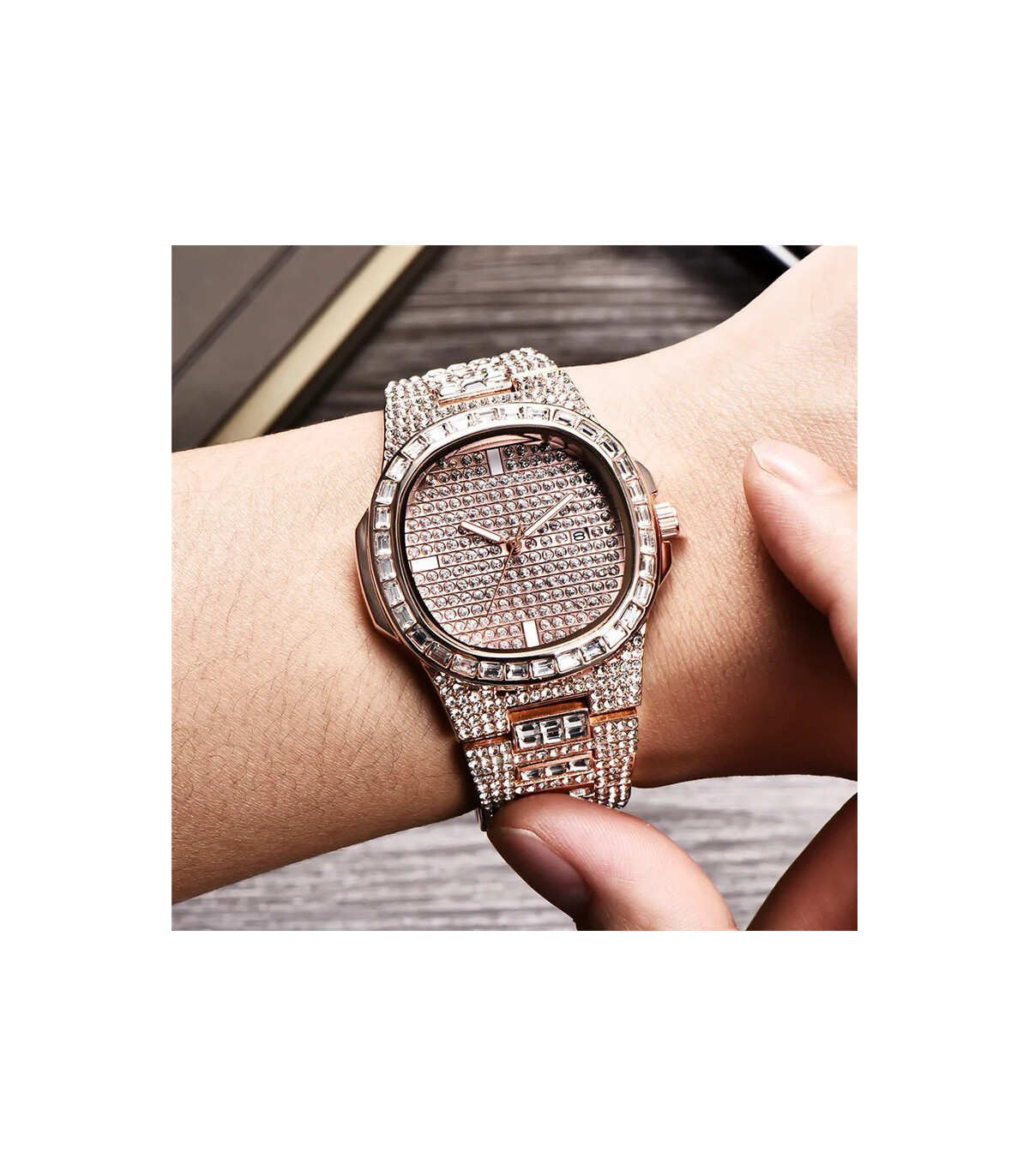 [Black Oui] Montre de luxe vintage pour homme, bracelet en alliage, diamant, doré, date, quartz