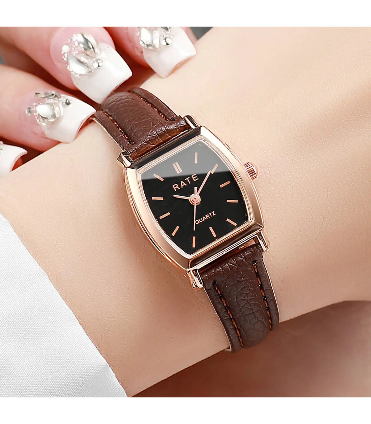 [C Without Box] Mode femmes montres décontracté petit cadran bracelet en cuir femmes montre à Q